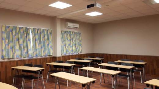 Salle cèze.jpg Salle de classe ou salle de réunion